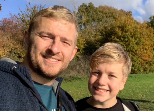 Deaf rolemodel Andrew Belcher and son